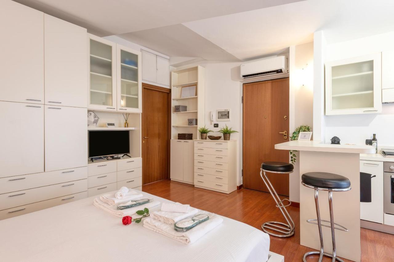 Ferrucci, 6 - Monolocale Al Settimo Cielo Διαμέρισμα Μιλάνο Εξωτερικό φωτογραφία